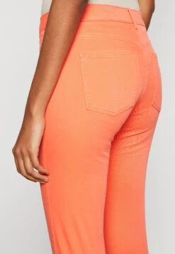 ESPRIT Capri - Jeansshort - Coral Orange 11 ESPRIT Capri - Jeansshort - Coral Orange -Esprit 30a0f161989b432c9eb6a42d5fdaf700