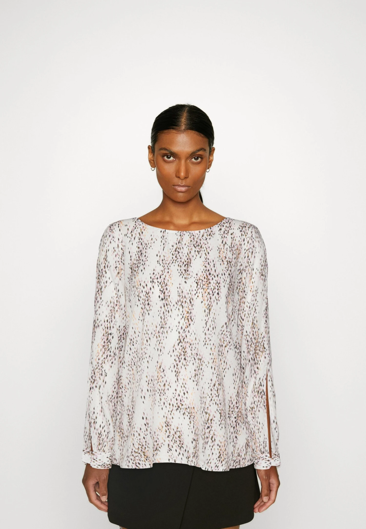 ESPRIT Lille Crew- Blouse - Off White 1 ESPRIT Lille Crew- Blouse - Off White