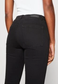 Edc By Esprit Capri - Jeansshort - Black -Esprit 5596b14317214e5d95f1950d4911582d