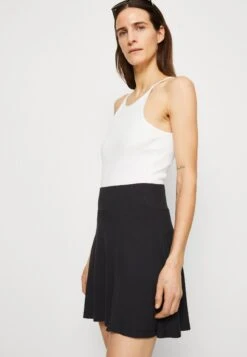 Edc By Esprit Slit Skirt - Minirok - Black -Esprit 5e1da1460ed147829fd91b7d66c49388