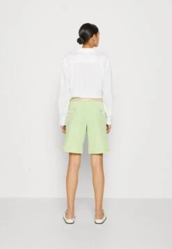 ESPRIT Shorts - Citrus Green -Esprit 6e0426ae804149c28d96203c2b5ce45d