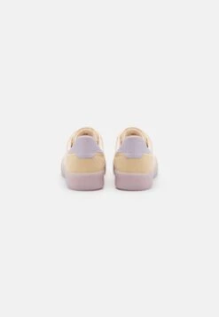 ESPRIT A22-04 Lu2 - Sneakers Laag - Beige -Esprit 819bf16851594f84b2053bba5a2d19e4