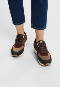 ESPRIT Sneakers Laag - Bordeaux Red