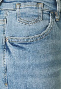 Edc By Esprit Capri - Jeansshort - Blue Light Wash -Esprit 98c576ff9c494d93b0d62425fd8900c6