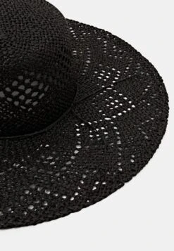 ESPRIT Hoed - Black 7 ESPRIT Hoed - Black -Esprit 9fa21a7fd79c4299ac75eaa460187059