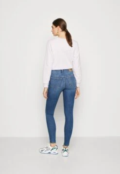 ESPRIT Jeans Skinny Fit - Saluda Dark Blue 8 ESPRIT Jeans Skinny Fit - Saluda Dark Blue -Esprit a2943ed6b52c4e79bcc0a0f0af9eec53