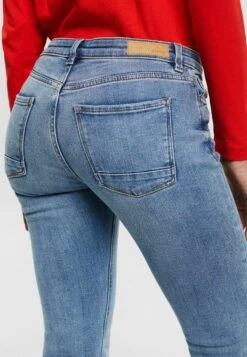 ESPRIT Medium - Straight Leg Jeans - Blue Light Washed 10 ESPRIT Medium - Straight Leg Jeans - Blue Light Washed -Esprit af6c5177ec214cd99e02952feaa8b342