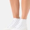 ESPRIT Sneakers Hoog - White
