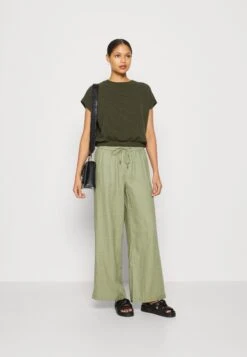 Esprit -Esprit da935245e54249d4905dbed5c6a2054d