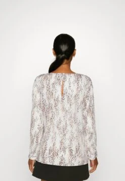 ESPRIT Lille Crew- Blouse - Off White 7 ESPRIT Lille Crew- Blouse - Off White -Esprit e01ecc3e4b054e23bbd8ff27b0c488c5