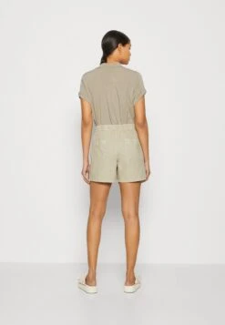 ESPRIT Shorts - Dusty Green -Esprit e4233931d0394a789bb7cc6081aaf3b0