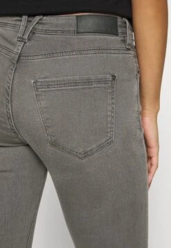 Edc By Esprit Low Rise Skinny - Jeans Skinny Fit - Grey Med Wash -Esprit f153da47f21143fc962f9793af7c0653