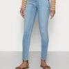 ESPRIT Medium Rise - Jeans Skinny Fit - Blue Light Wash