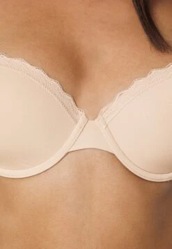 ESPRIT Feminine Sexy Padded Bra - Beugel Bh - Dusty Nude -Esprit f9400315a696492c834b3d4a1c92381d
